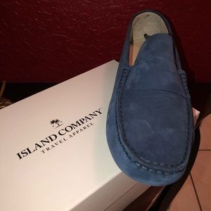 Island Company The Bartholomew in the color “Abyss”